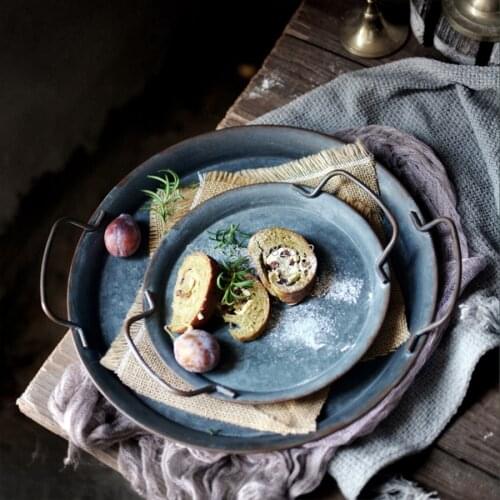 Retro Metal Plate With Handles Dinnerware Handcrafted Round Flat Plate Vintage Storage Bread Tray Home Decoration Restaurant