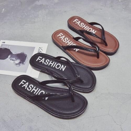 Summer New Slippers Female Non-Slip Flat Bottom Korean Beach Fashion Students Wear Flip Flops