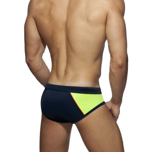 2020 Hot Sell Mens Padded Summer Swim Suit Man Sexy Bulge Penis Contrast Color Swimwear Male Out Door Bath Surf Beach Shorts