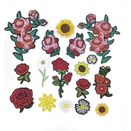 Fashion Embroidery Rose Flower Small Daisy Flower Hot Melt Glue Patch DIY Sewing Patch Childrens Clothes Pants Accessories