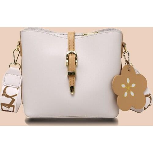 2021 Solid Color Leather Wide shoulder strap Bucket Bag Designer Ladies Messenger Bag Large Capacity Luxury Casual Shoulder Bag