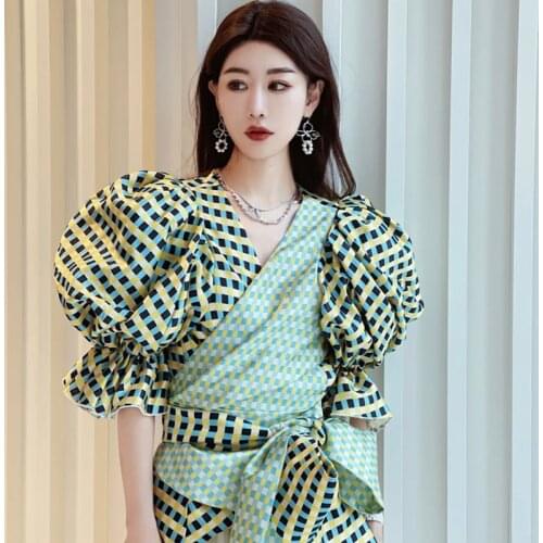 Women Shirts Blouses Bubble Sleeve Plaid Stitched Contrast Color Shirt Temperament Collect Waist V Collar Lace-up Tops