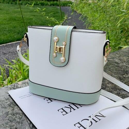 Small Leather Bucket Shoulder Bags for Women Pearl Decoration Crossbody Bags Lady Trending Designer Messenger Bag White Handbags