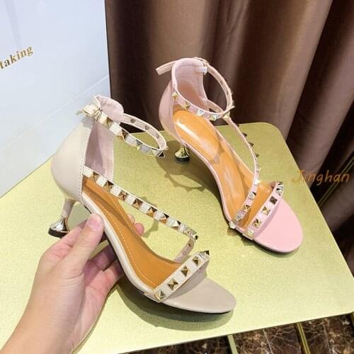 2020 Summer New Womens Sandals Fairy Wind High-Heels Hollow Out Thin Heels Riveting Fashion Metal Decoration Womens Sandals