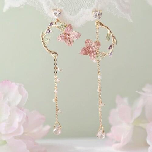 1Pair New Elegant Metal Flower Cute Cat Dangle Earrings For Women Brincos Temperament Pendientes mujer Holiday Jewelry