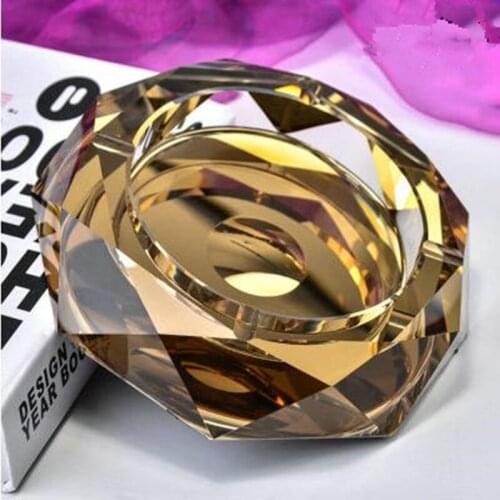 Beautiful European fashion crystal ashtray crafts, home office restaurant bar desktop decoration gift, diameter 12 cm