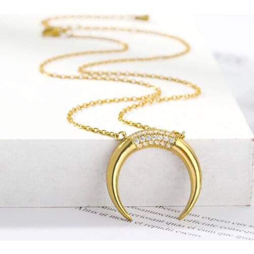 Delicate Crescent Zircon Moon Pendant Necklaces Stainless Steel Choker Minimalist Curved Moon Necklace For Women Jewelry Gift