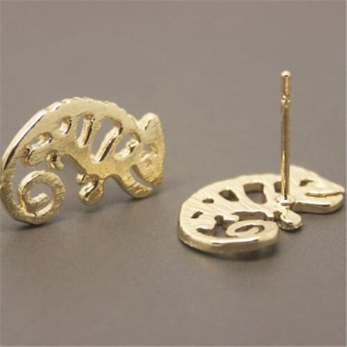 Fashion chameleon stud earrings Personality is hollow-out the chameleon stud earrings Animal drawing surface stud earrings