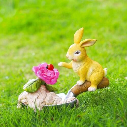 Outdoor Solar Light Sitting Shovel Rabbit Resin Accessories Garden Landscape Sculpture Crafts Courtyard Figurines Decoration Art