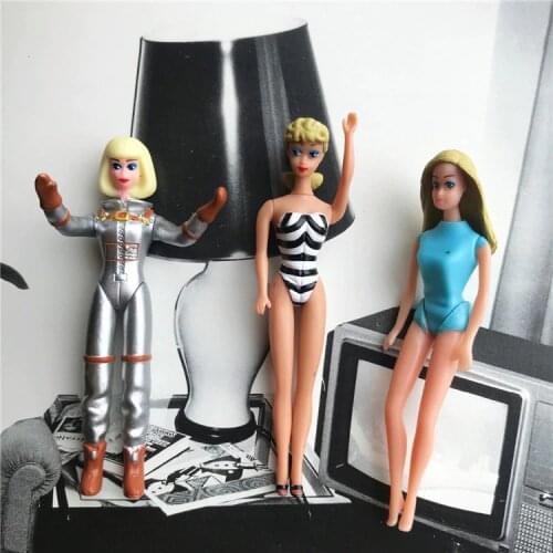 A Nostalgic Reproduction of Barbies Barbies doll anime figures model toys My Favorite Career handled by astronauts