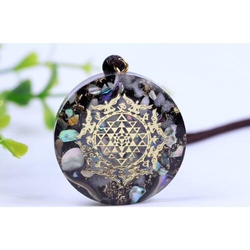 Reiki Orgonite Pendant Natural Shell Amulet Healing Crystal Pendant Meditation Luminous Pendant For Men Women