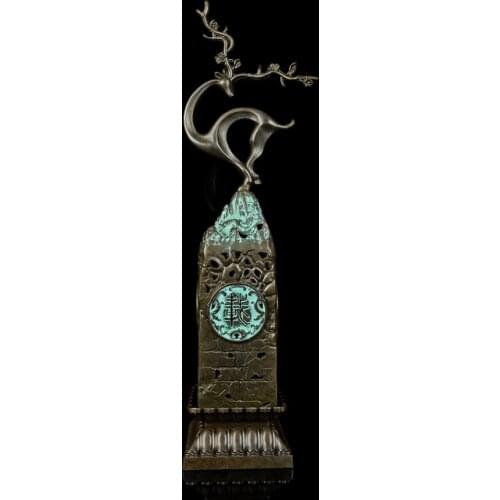 Chairman Mao and red guards waved their alarm clock