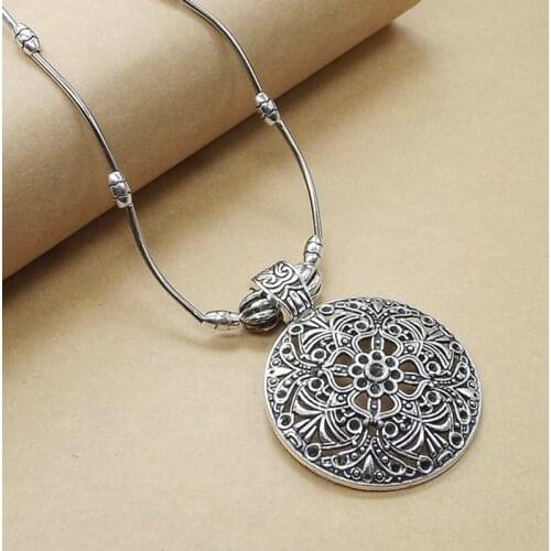 Fashion Vintage Jewelry Tibetan Silver Necklaces Chain Hollow Carved Flower Metal Necklaces Pendants For Women