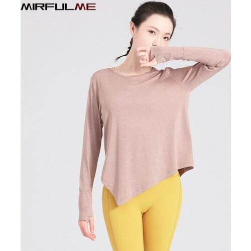 Summer Women Loose Yoga Tops Long Sleeve Thumb Hole Sport T-Shirt Quick Dry Split Hem Running Shirt Girls Gym Workout Sweatshirt