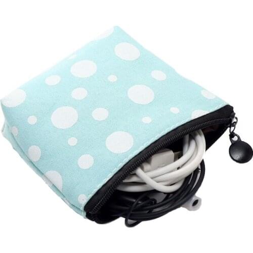 70PCS / LOT Cute Students Zero Wallet Simple Storage Bag Ladies Creative Earphone Bag Mini Coin Bag