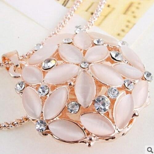 Necklace woman lady crystal flower shape pendant long chain sweet