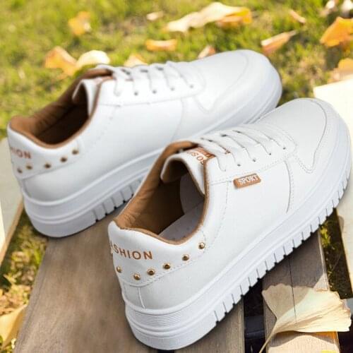 White Shoe Woman Flat Leather Sports Shoes Soled Korean Slimming Women Shoes Vogue Breathable Skateboarding Shoes Sneaker