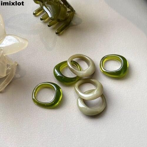 2021 New Korean Ins Vintage Resin Green Geometric Round Rings for Women Girls Simple aesthetic Jewelry Gifts