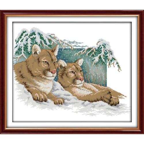 Pumas in the snow cross stitch kit 14ct 11ct pre stamped canvas cross stitching animal lover embroidery DIY handmade needlework
