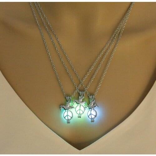 2019 Fashion Glowing Pendant Necklace Women Bird Glow in the Dark Necklace Animal Dove Luminous Decoration Jewellery