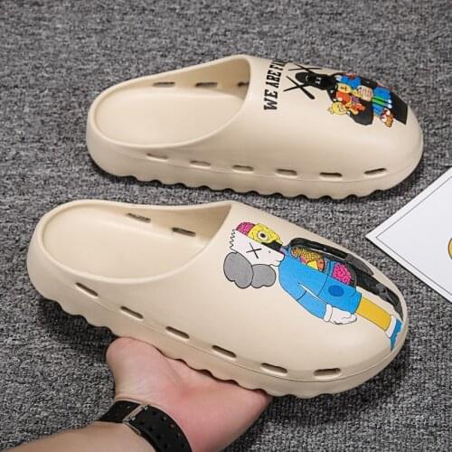 Summer Fashion Women Clogs Designer Casual Sandals Summer Outdoor Garden Shoes Unisex Slippers Beach Shoes Big Size 35-46 Slides