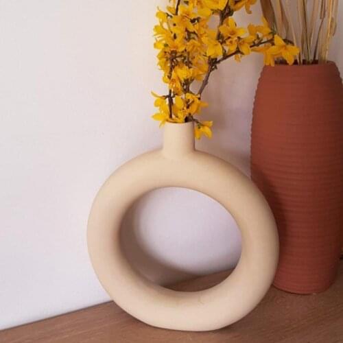 Female Unique Large Flower Vase Ceramic Decorations for Home Bloempot Decoracion Casa Nordic Desk Decorative Jar Table