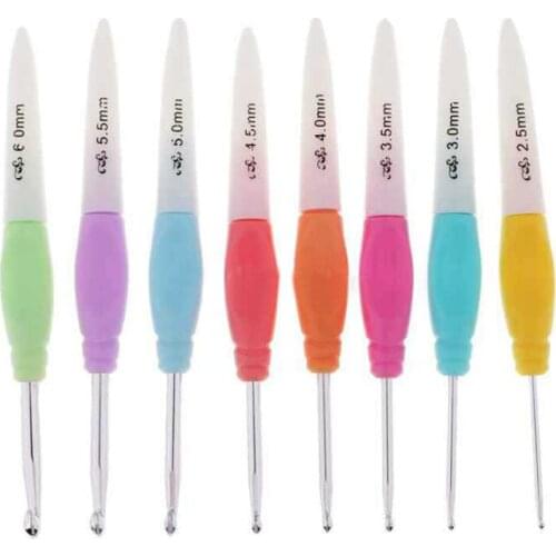 8pcs Crochet Hooks Set Plastic Soft Handle Alumina Knitting Needles Kit 2.5-6mm Crochet For Sewing Needles Weaving Tool
