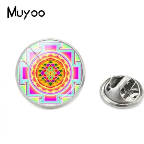 2018 Fashion Buddhist Sri Yantra Collar Pin Brooch Sacred Geometry Cabochon Jewelry Lapel Pins High Quality Glass Round Jewelry