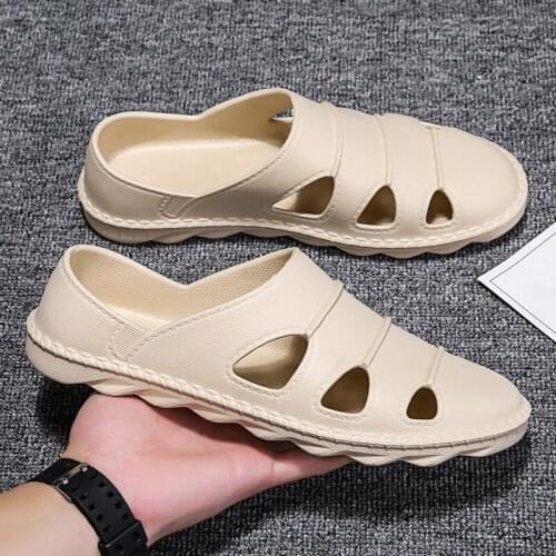 2021 Mens Sandals Summer New Beach Shoes Mens Lightweight Hollow Fashion Trend Casual Sandals Driving Shoes Chaussure Homme