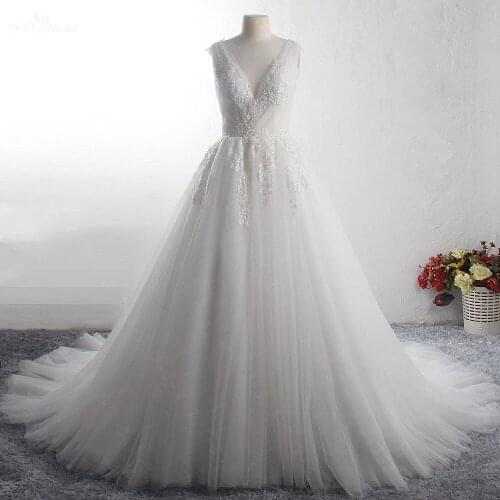 LZ388 New Style Luxury Beaded Crystal Wedding Dress O-neck Sleeveless Illusion Back Bridal Dress Pleat Soft Tulle Ball Gown