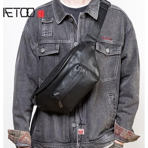 AETOO Leather trendy mens chest bag, stylish personality shoulder bag, casual top layer leather sports messenger bag