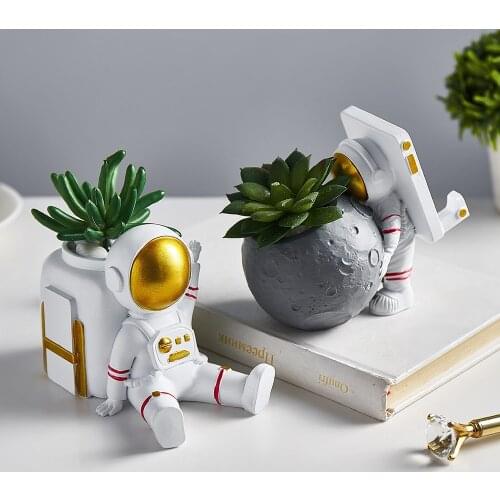 Astronaut Resin Vase Home Decoration Accessories Modern Flower Vase Study Desk Countertop Vase Multi-purpose Small Potted Plant