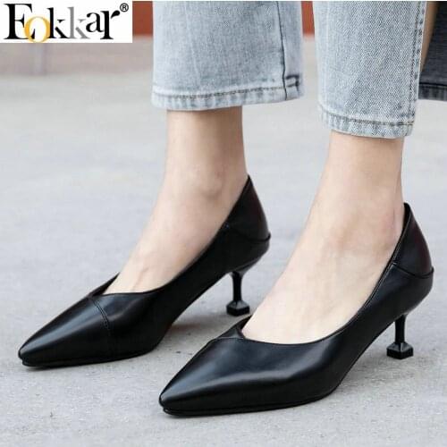 Eokkar 2019 Women Pointed Toe Kitten Heel Pumps Slip on Fashion All Match Wedding Shoes Women White Heel Pumps Big Size 34-43