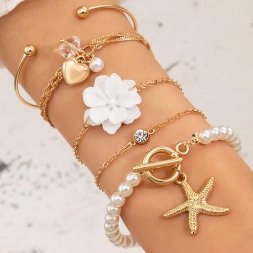 New Arrival Metal Geometric Bracelets Womens Classic White Flowers Love Starfish Pearl Alloy Pendant Bracelets Jewelry for Girls
