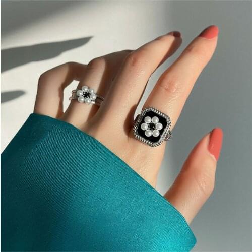 New Creative Exaggerated Flower Pearl Lady Ring Fashion Design Adjustable Retro Gothic Punk Stainless Steel Bridal Jewelry Party