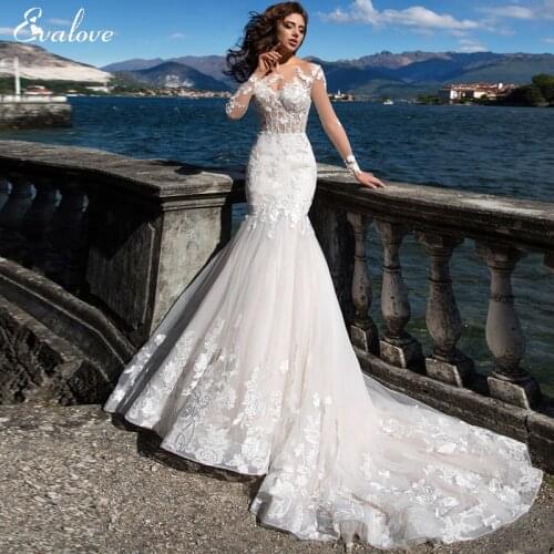 EVALOVE Gorgeous Appliques Long Sleeve Mermaid Wedding Dress Elegant Scoop Neck Button Customized Vintage Bridal Gown Plus Size
