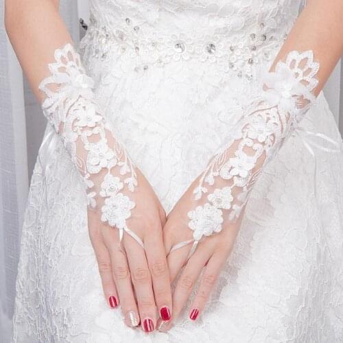 Wedding Accessories Gloves 2020 Applique Short High Quality Lace White Wedding Gloves Elegant Bridal Gloves