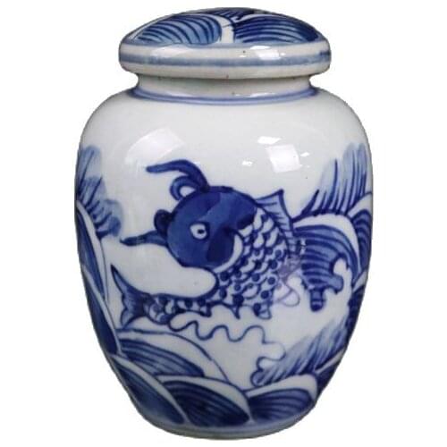 Early collection of blue and white fish covered pot antique porcelain home decoration