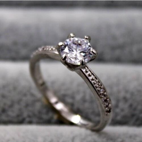 Trendy Fashion white Round Zircon Rings Sweet Elegant Round Ring for Girl Women Finger Bague jewelry Bridal Wedding Gift