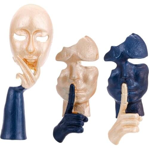 Enamel Hand Brooches for Women Men Personality Style Face Alloy Secret Pose Casual Party Brooch Pins Gifts Jewelry