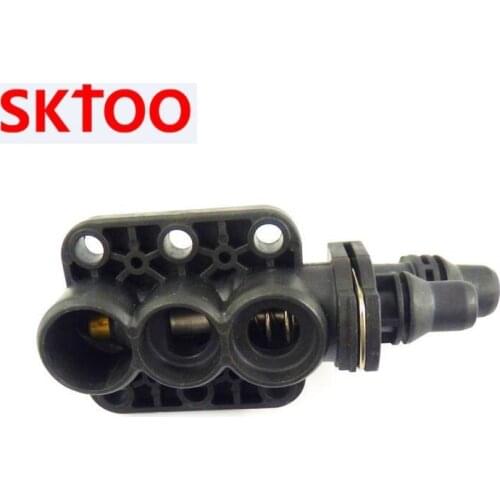 Thermostat Housing 17217559962 17127507982 For BMW E60 E61 E63 E64 E65 E66 528 530 545 750 745