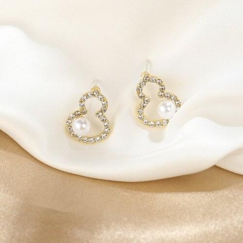 Sweet Girl Earrings Fashion New Earrings Pearl Gourd Earrings Simple and Small Temperament Women