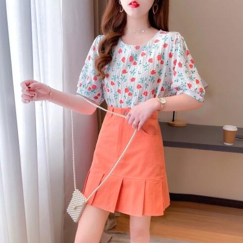 Summer French gentle wind, fresh and sweet, puff sleeve top, thin pleated skirt, two-piece suit, high-end sense of fried street