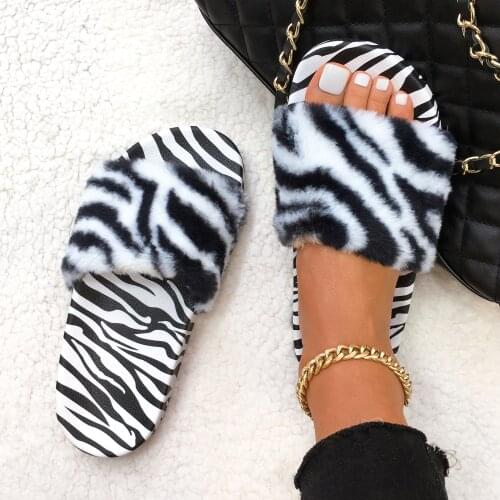 Furry Fur Slippers Animal Prints Flat Heel Faux Fur Slides Fluffy Flip Flops Zebra Leopard Print Slippers Designer Sandals Women