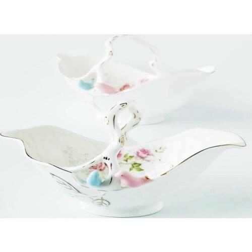 British three-dimensional bird, flower, ceramic basket, storage of blue home furnishing fruit basket