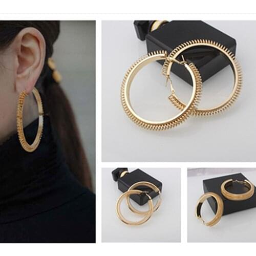 Woman Brand Earrings Golden Spring Round Star Earrings New Punk Jewelry Stainless Steel Round Earrings Female Korean Christmas