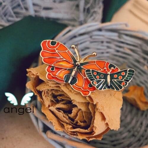 Butterfly fluttering brooch enamel palace exquisite retro French elegant poetic temperament