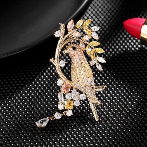 Korean Fashion Corsage Color Gem Bird Tassel Brooch Suit Coat Cardigan Accessories Cute Sweet Animal Brooch Female