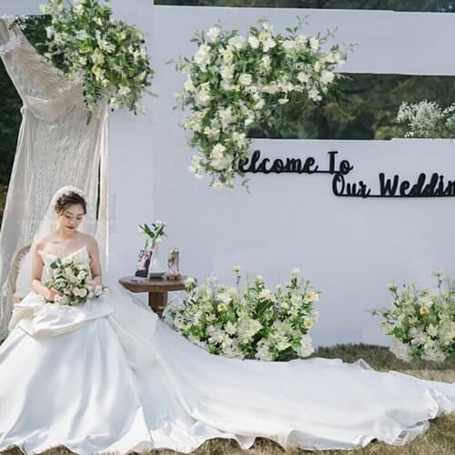 Spring and summer new small fresh wedding flower triangle-flower row wedding props hotel outdoor window decoration