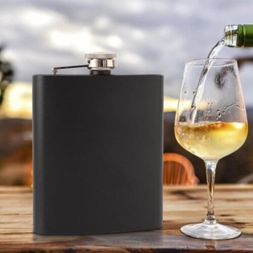 1 Set Hip Flask Shock-proof Good Sealing Capacity Portable 7oz Whiskey Liquor Pocket Flask for Man Bar accessories